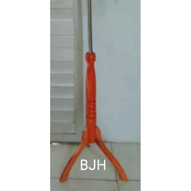 kaki kayu + tiang besi