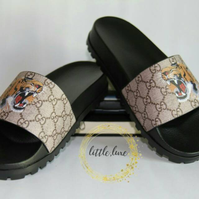 gucci slides gg supreme