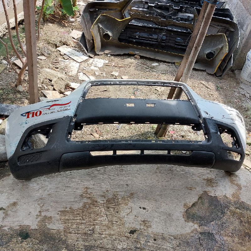 bumper depan Outlander 2012-2013