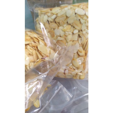 

ALMOND SLICE 500GR