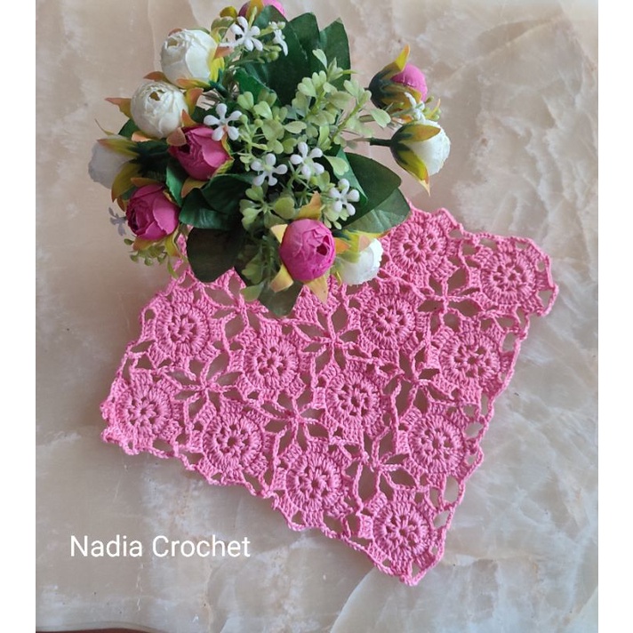 Taplak Meja Rajut Persegi (Pink)