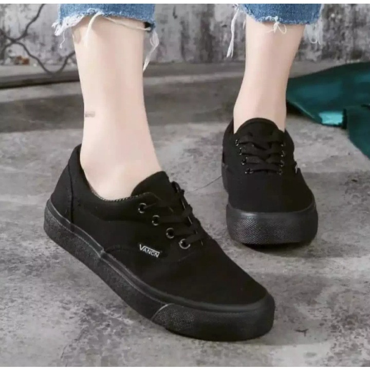 Sepatu casual pria wanita / sepatu sneakers pria wanita pul black