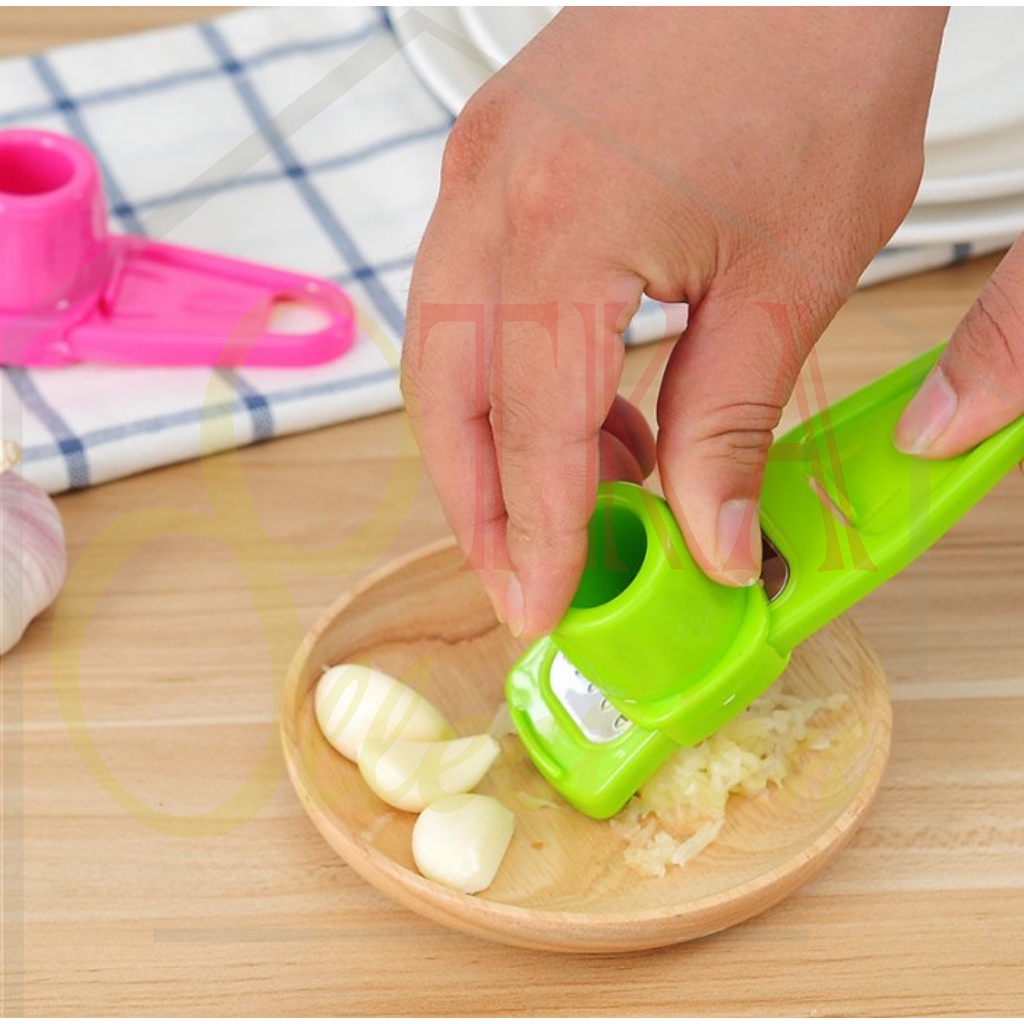 Alat Parutan Serutan Irisan Pencacah Penghalus Press Mini Bawang Jahe Kunyit Bumbu Dapur Garlic