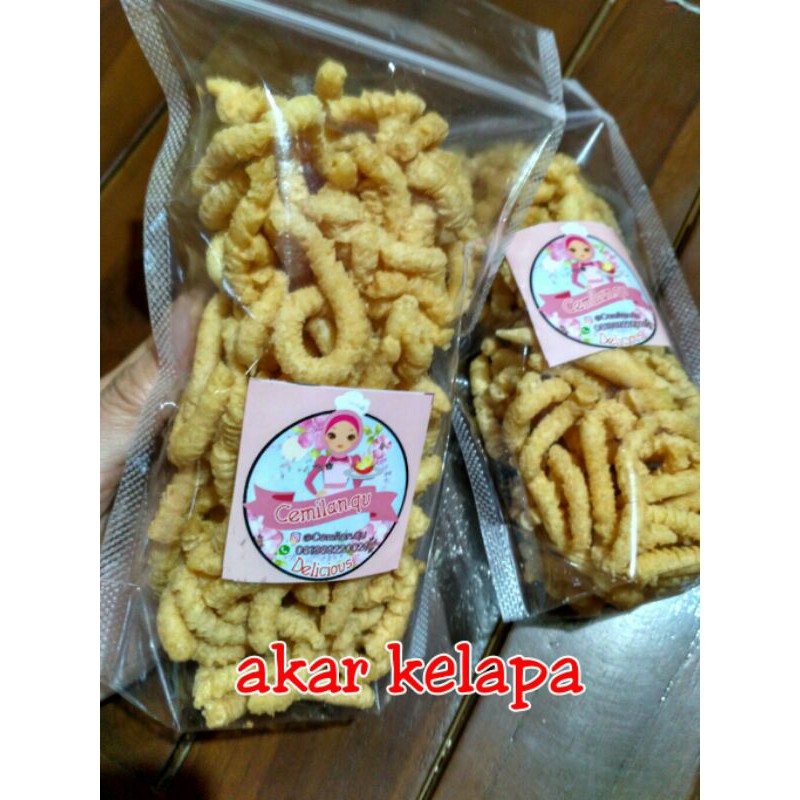 

akar kelapa / tusuk gigi