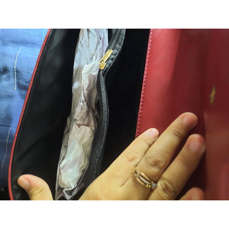 TAS GUCCI MIRROR MAROON