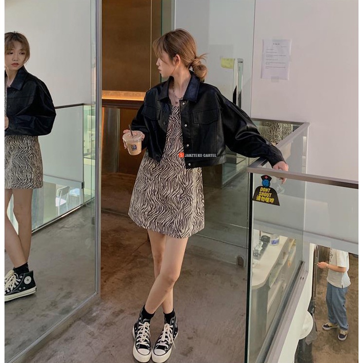 JNK x NANA - Jaket Kulit Crop Pocket Oversize Wanita Bahan Faux Synthetic Leather Jacket Premium Original Top Besar Tebal Acara Pernikahan Lamaran Undangan Nikah Gereja Elegan Classic Casual Perempuan Trendy Kerja Kantor Formal Dinas Kantoran Kekinian ORI