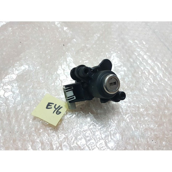 cylinder kunci bagasi BMW E46 318i 323i 325i thn 99-04