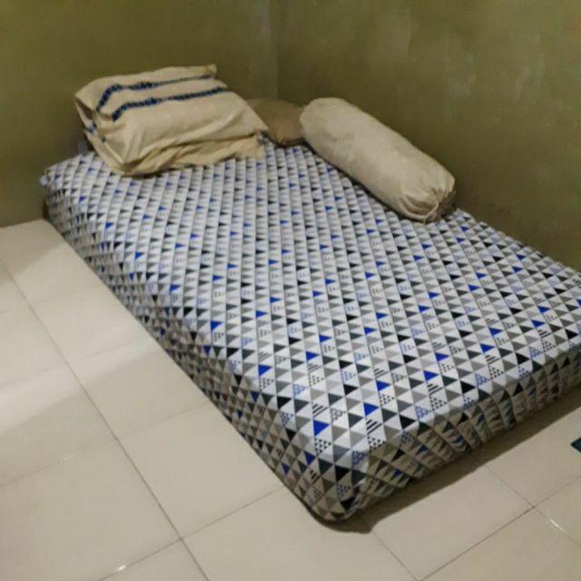 Sprei Karet Keliling Katun Star Collection 100-120x200x20/25/30