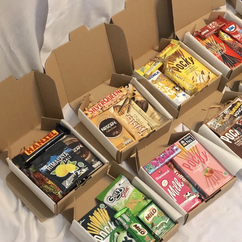 

SNACKBOX / SNACK BOX / GIFT BOX / KADO WISUDA / KADO SIDANB / KADO ULANGTAHUN / AESTETIK / ESTETIK