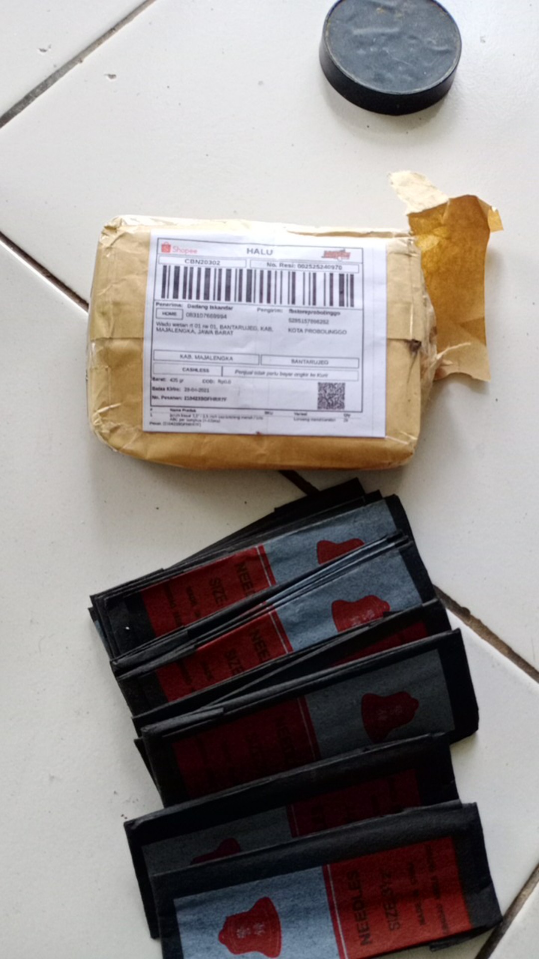 Jarum Kasur 3,5 / 3,5 Inch Cap Lonceng Merah / Biru Abc Per Bungkus (+-12pcs)