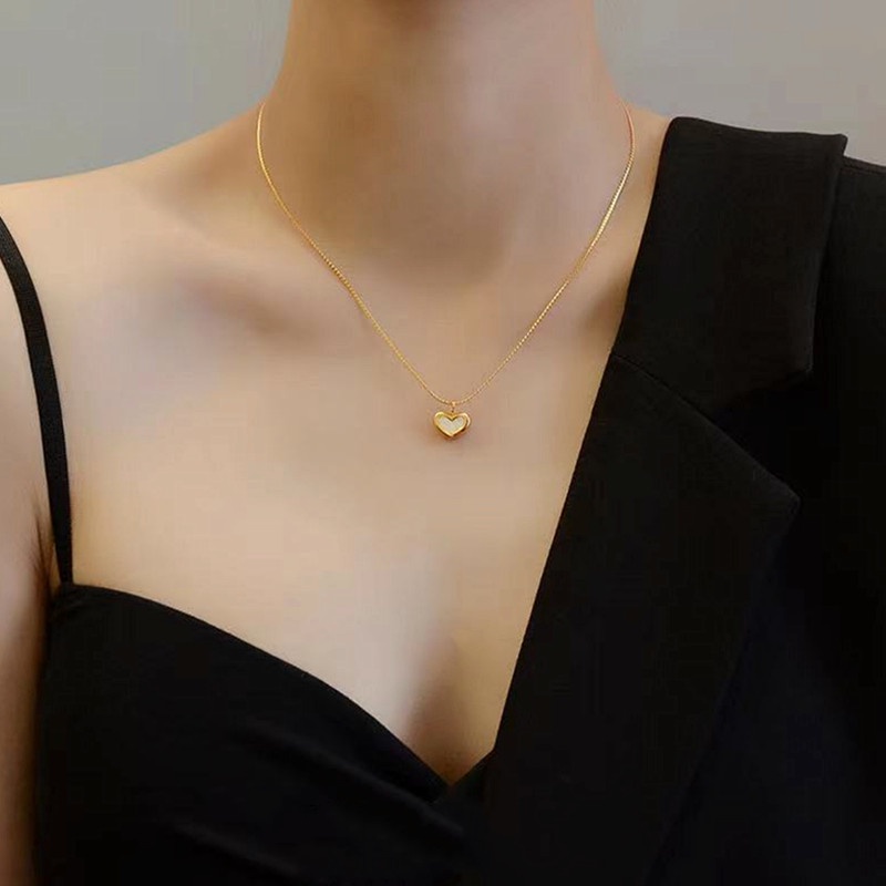 Kalung Titanium Wanita Fritillary Hati Emas 18k Anti Karat Perhiasan Aksesoris