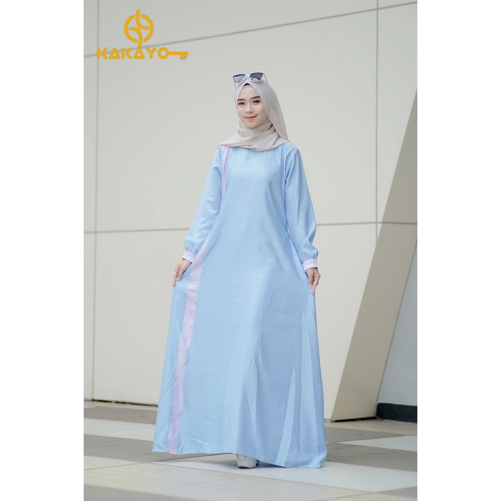 Gamis muslimah edisi khusus dari Kakayo dengan material dari Maxmara yg lembut di kombinasikan dengan kain diamond yg elegan, memakai renda yg cantik. produk edisi khusus bisa COD dan di jamin Original dari KAKAYO