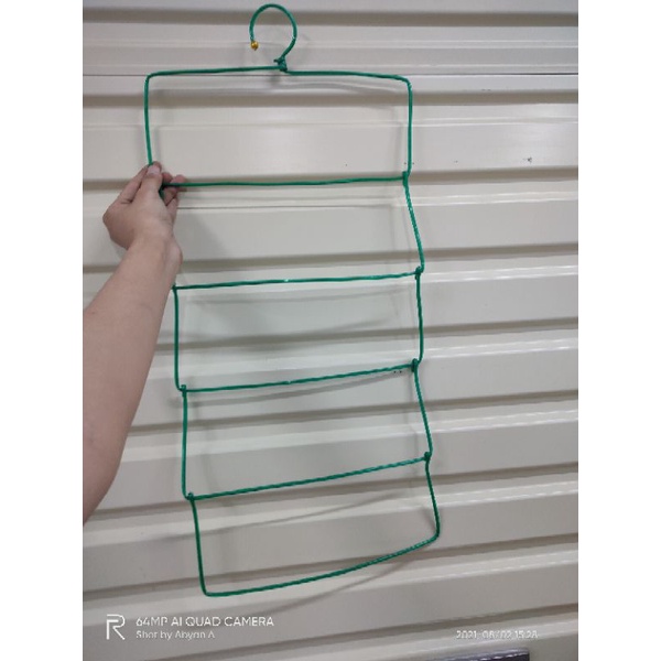 Gantungan jilbab / rak jilbab gantung