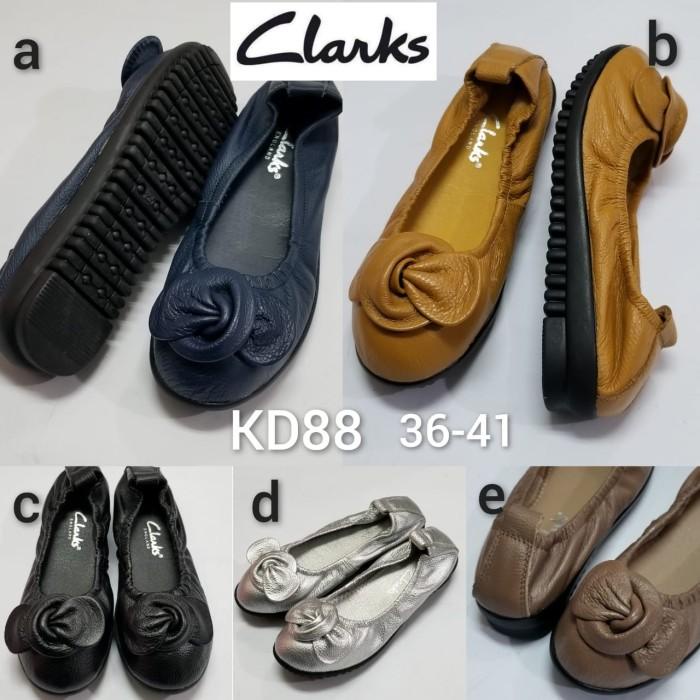 Sepatu Clarks Wanita / Clarks Kulit Asli Domba 88