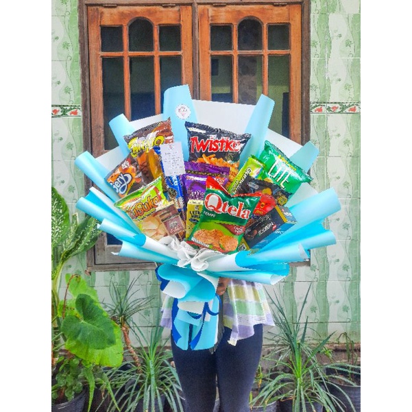 

Buket Jajan Super Besar - Size XXL - KHUSUS SURABAYA AJA - Buket Wisuda