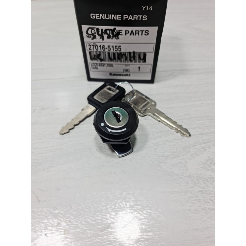 (NINJA R) GENUINE PART - KUNCI AKI - TOOLBOX - LOCK ASSY TOOL 27016-5155