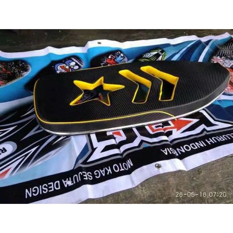 Jok Motor variasi lubang c70-Jok C70 Modifikasi