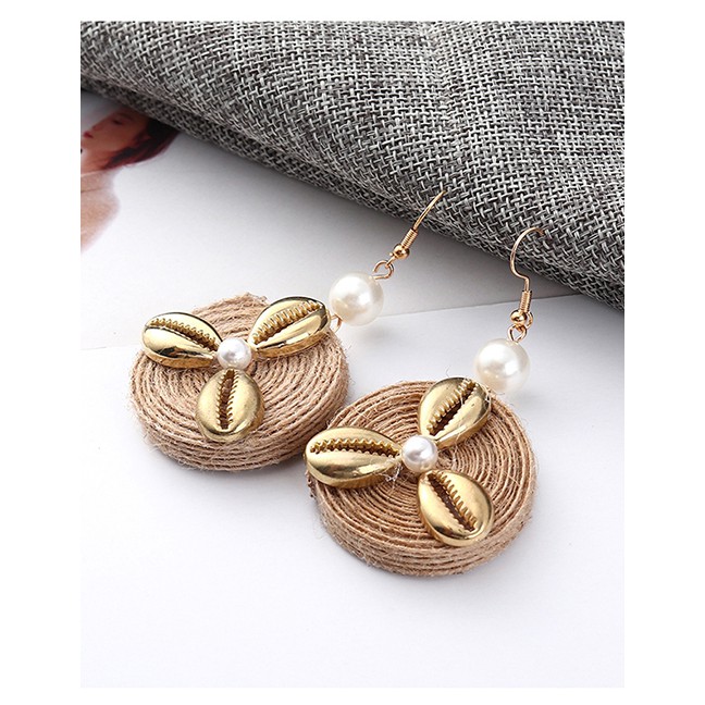 LRC Anting Gantung Fashion Gold Alloy Pearl Shell Windmill Earrings Y61854