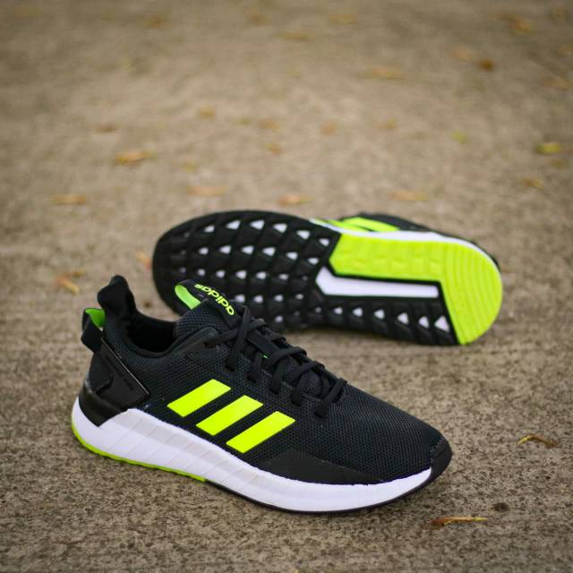 Jual ADIDAS QUESTAR RIDE BLACK STRIP GREEN (STABILO) | Shopee Indonesia