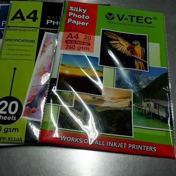

Cuci Gudang 12.12 KERTAS PREMIUM SILKY PHOTO PAPER A4 260GSM 20sheets V-TEC 이