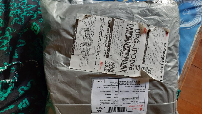 Blazer Batik Motif Monochrome Garis