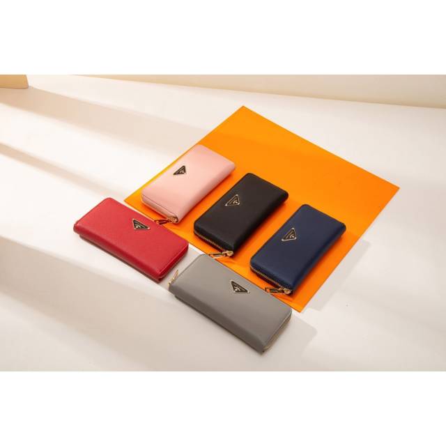 LAWRENCE  WALLET