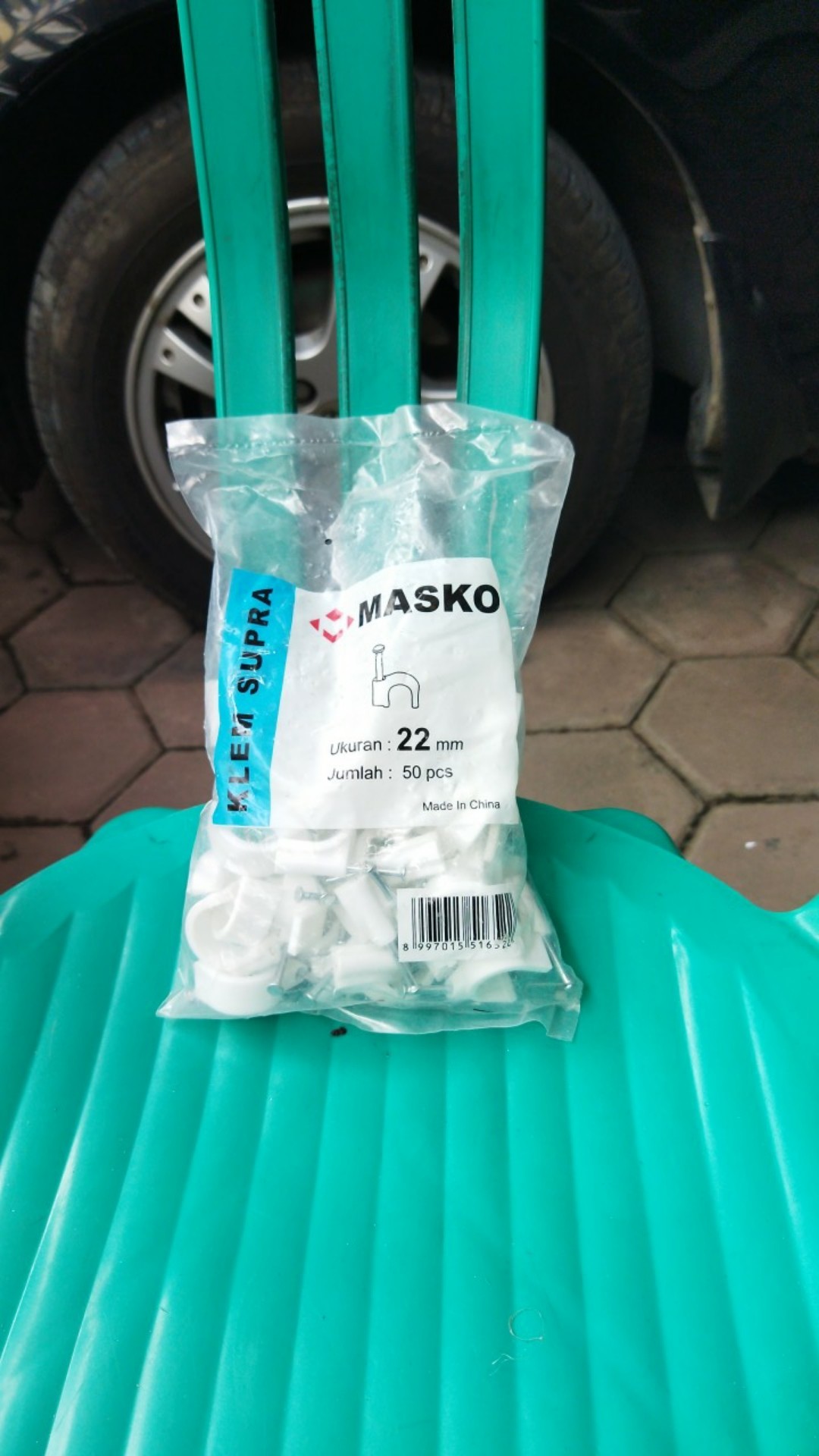 Klem Kabel 22 Mm Bisa Untuk Pipa 1/2 Inch Merk Masko Paku Beton