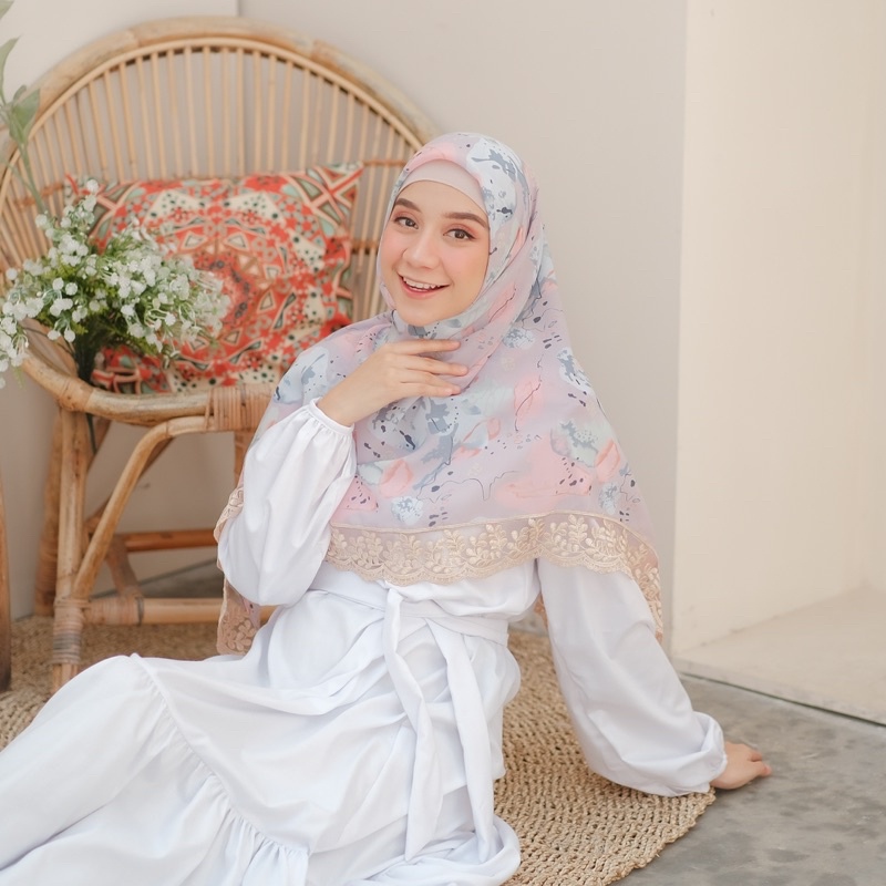 Koyu Hijab Segiempat Viney Jepang Elsa Scraft Lace