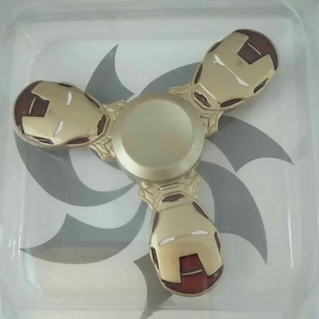 Metal shield toy mainan hand fidget spinner spiner tangan mainan anak metal shield toy besi logam untuk melatih konsentrasi ketenangan anak dewasa karakter comic game film ironman iron man batman captain america kapten amerika logam old stock cuci gudang