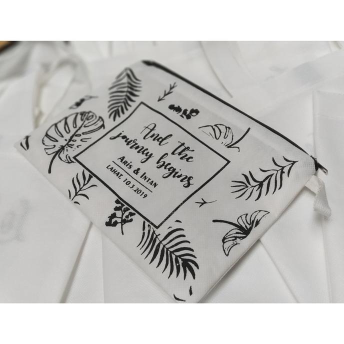 Souvenir Pernikahan Pouch Spunbond Custom - Souvenir Pouch