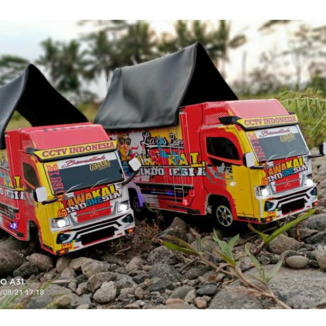 MINIATUR TRUK LIVERY NEW TAWAKAL TERBARU VARIASI LAMPU
