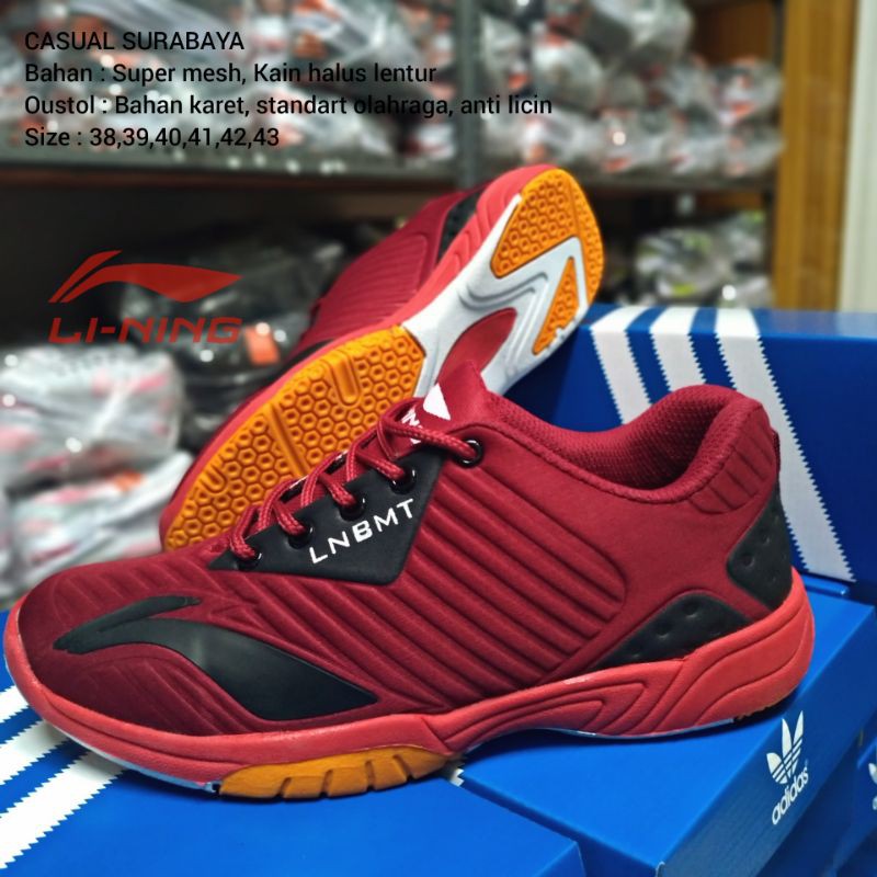 Sepatu Badminton Lining Merah Maroon Olahraga