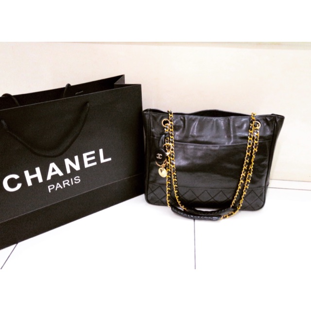 Chanel Vintage Shoulder Chain Bag Original Authentic free Moschino Charm