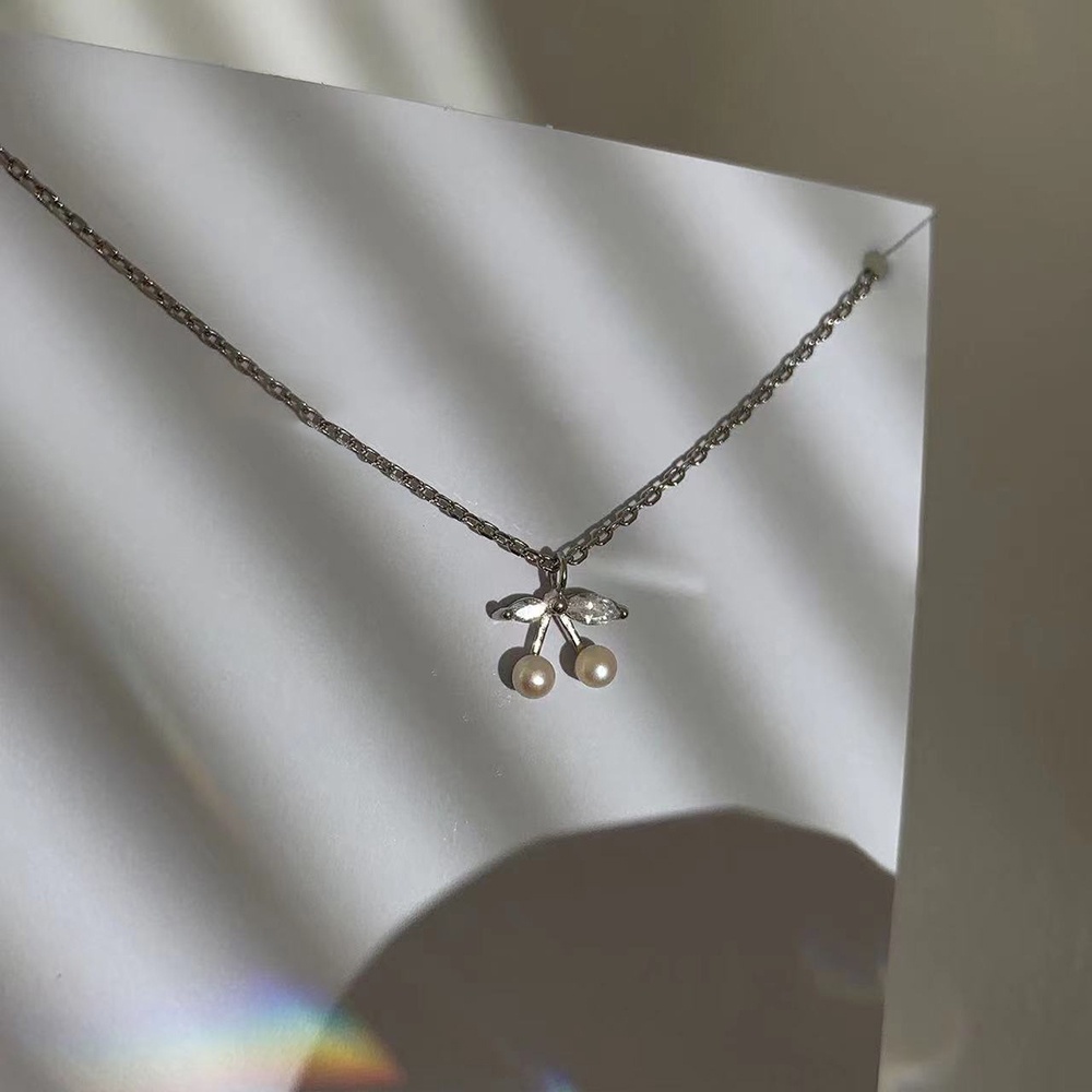 Kalung Rantai Liontin Buah Ceri Warna Silver Untuk Wanita