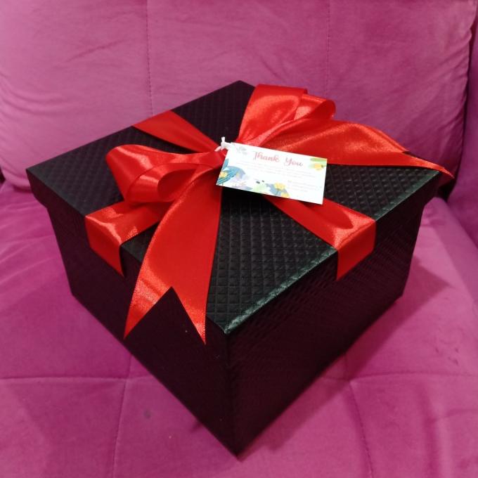 

[COD] kotak kado / box gift / box hadiah ukuran 20x20x12cm bahan tebal [COD]