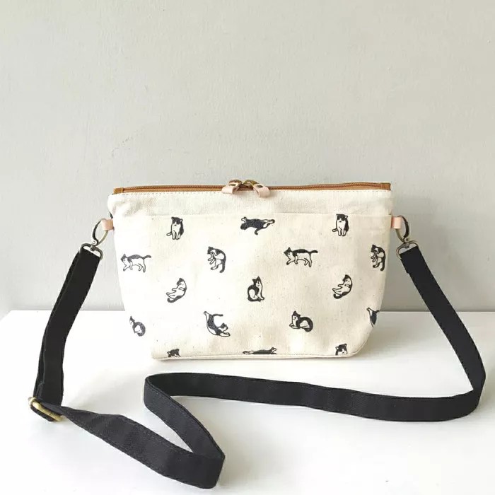 

Daily Sling Bag Cats Natural Canvas Living