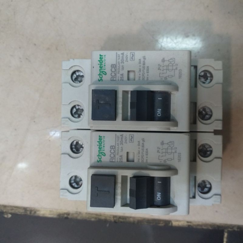 rccb 2p 25a schneider