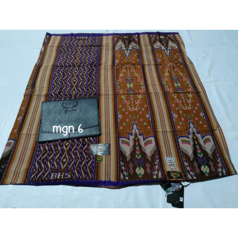 Sarung bhs signature mgt mgn gold