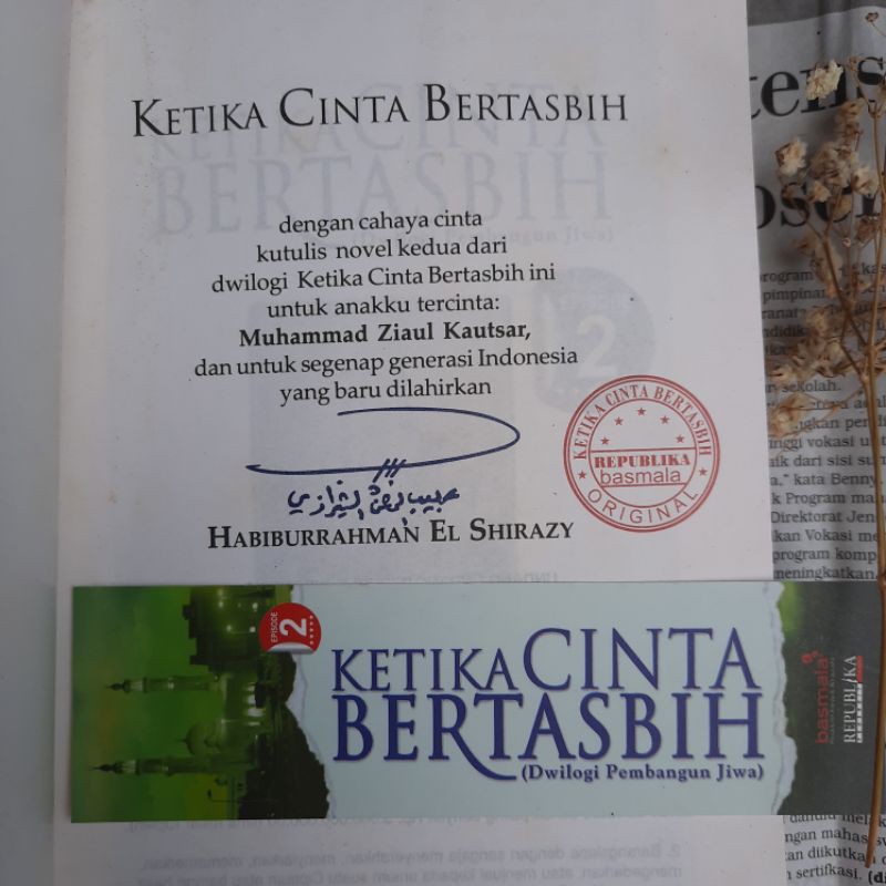 Preloved Novel Ketika Cinta Bertasbih Episode 1 2 Habiburrahman El Shirazy Novel Second Agama Shopee Indonesia