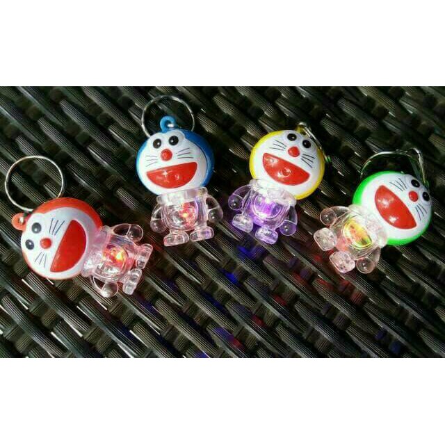 Doraemon 12 PCS gantungan nyala.