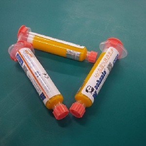 

YELLOW OIL FOR REPAIR MAIN BOARD 10CC ORIGINAL