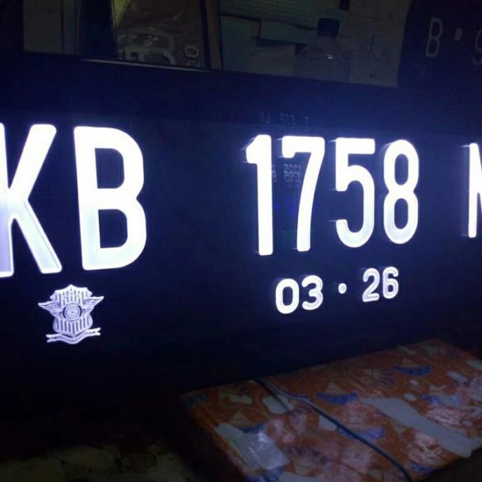 cover mika akrilik untuk mobil/ dudukan plat nomor grafir laser