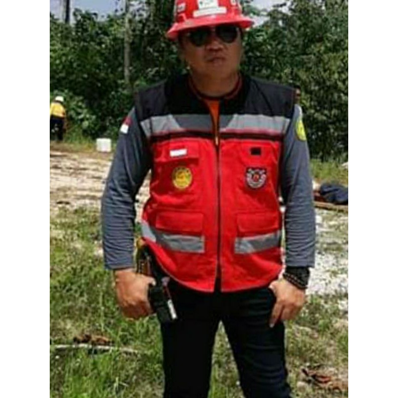 ROMPI SAFETY FREE LOGO K3 BENDERA BAHAN KAIN DRILL MERAH KOMBINASI HITAM