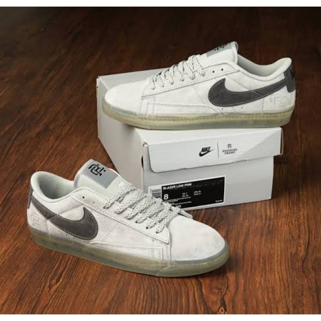 Sepatu pria sneakers putih NK sb dunk low reigning champ