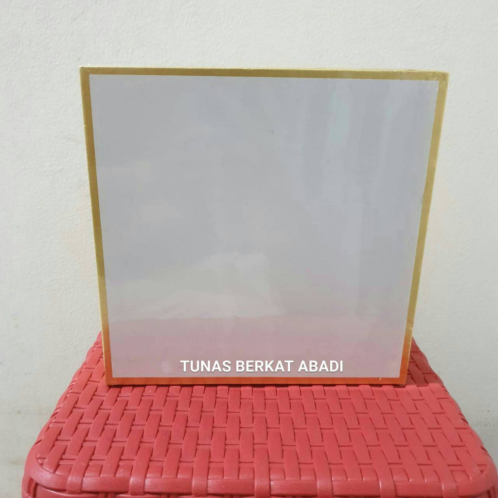 Tatakan kue Gold kotak 18 cm / Greyboard kotak Gold 18 cm / Cake Board Gold kotak 18 cm @25 pcs