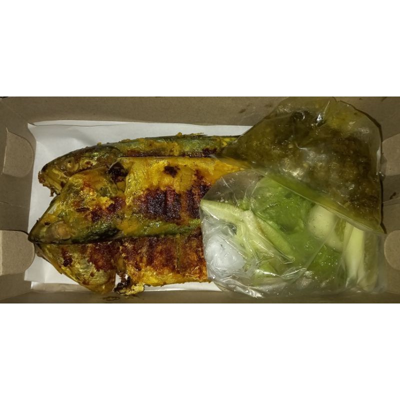

Ikan bakar bumbu kuning isi 3