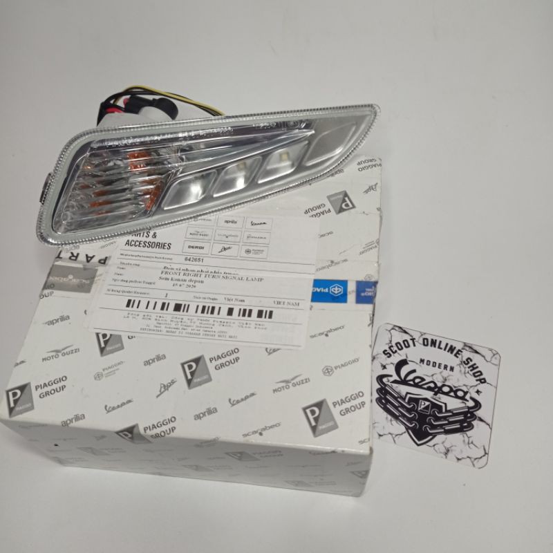 Lampu Sen Depan Vespa Sprint Primavera Kanan / Lampu Sein Vespa Sprint Primavera