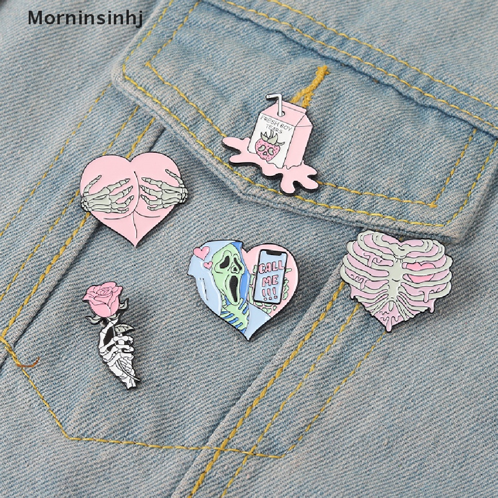 Mornin Bros Pin Enamel Desain Kerangka Hati / Tulang Rusuk Warna Pink Gaya Gotik