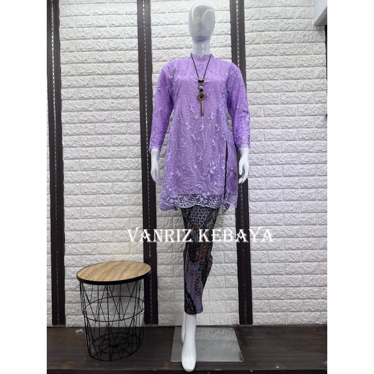 TUNIK BROKAT / KEBAYA TUNIK TILE / TUNIK TILE BELAH / KEBAYA TUNIK / KEBAYA MODREN / TUNIK KEBAYA / KEBAYA WISUDA