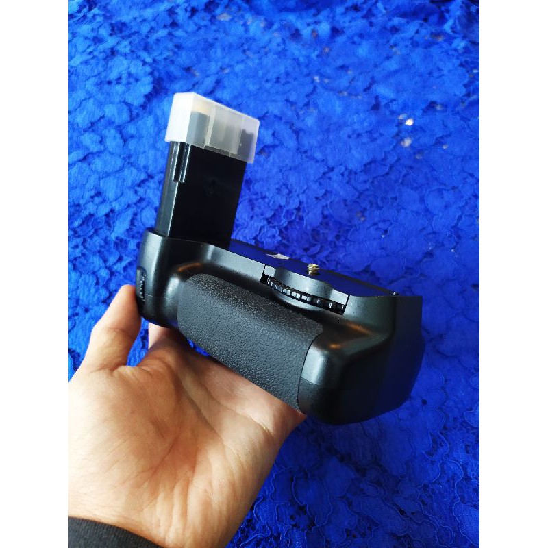 MEIKE MK-D90 Battery Grip - No Battery For NIKON